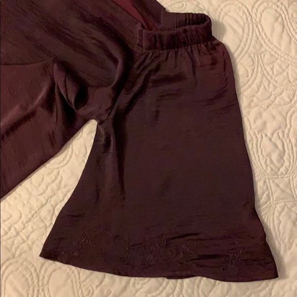 Jennifer Lopez off shoulder silky maroon blouse L - Picture 7 of 8